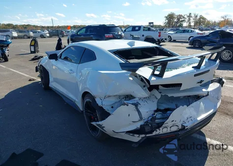 2019 Chevrolet Camaro Zl1 z USA, uszkodzony, nr VIN 1G1FJ1R65K0132123